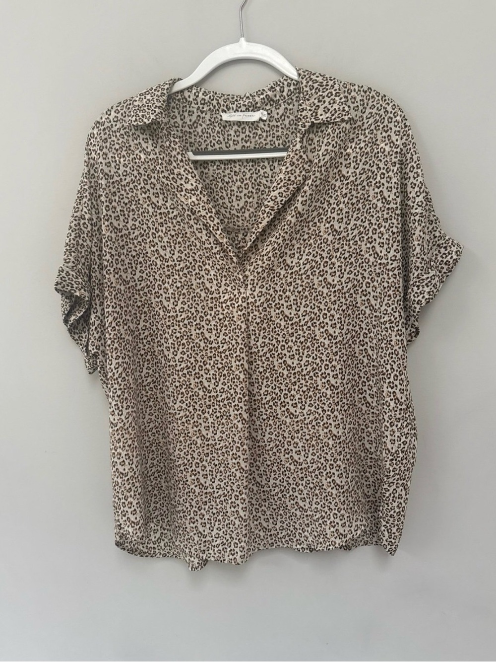Leopard Print Short Sleeve V-Neck XL